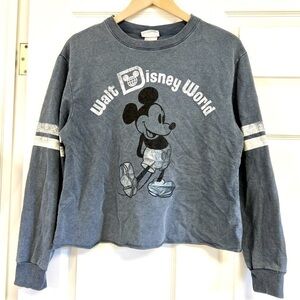 Walt Disney Park Mickey Mouse Sweatshirt Womens Cropped Long Sleeve size M blue
